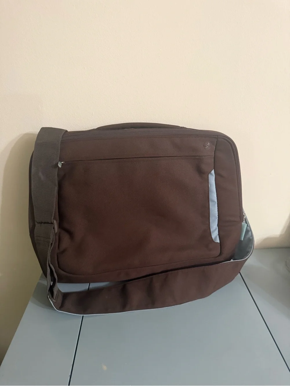 BELKIN PADDED SHOULDER STRAP LAPTOP MESSENGER BAG Brown Blue